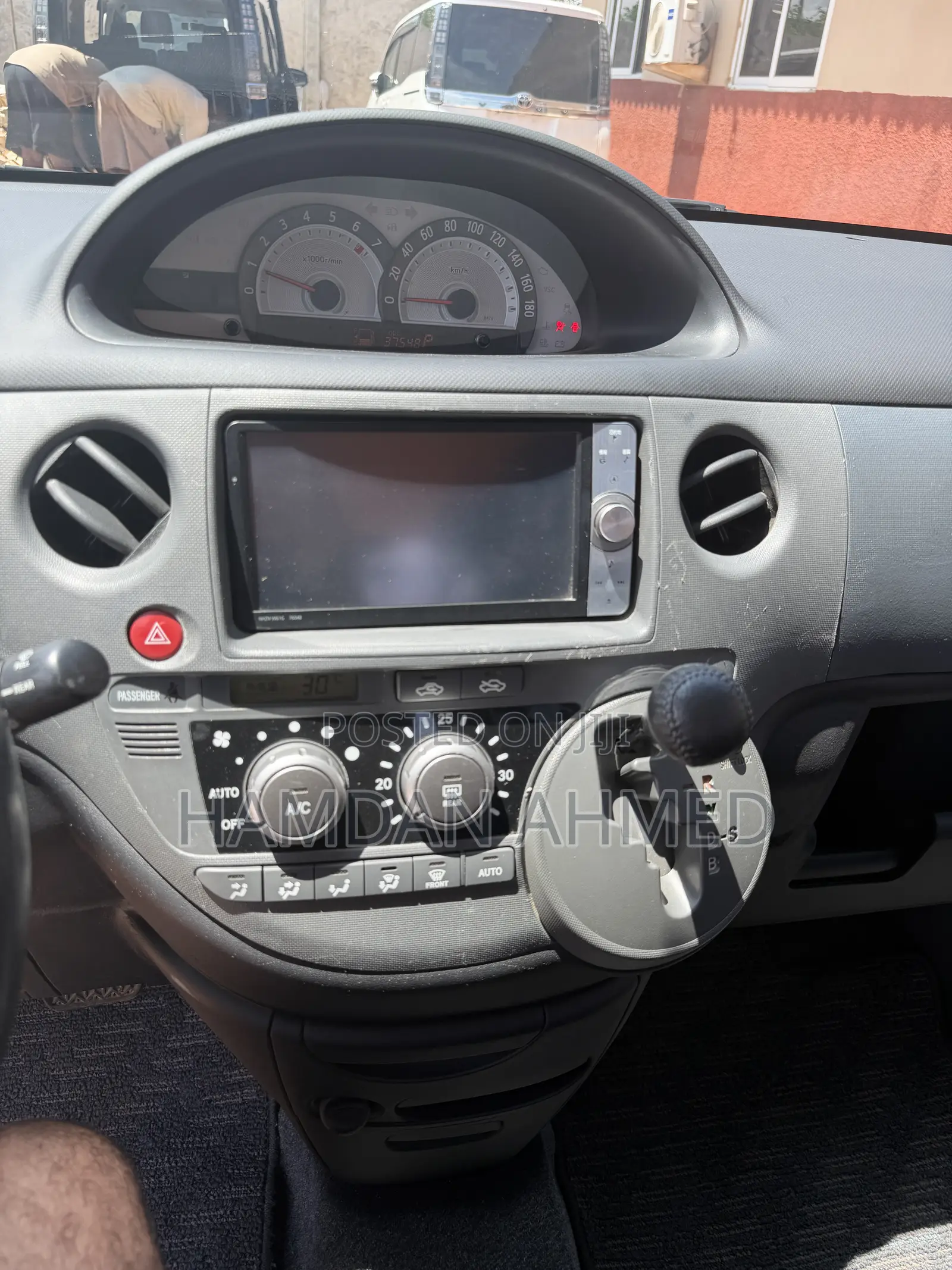 Toyota Sienta 1.5 FWD 2012 Purple