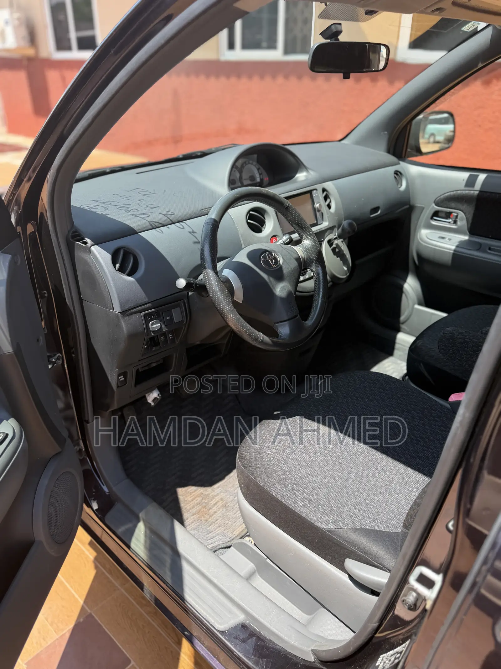 Toyota Sienta 1.5 FWD 2012 Purple