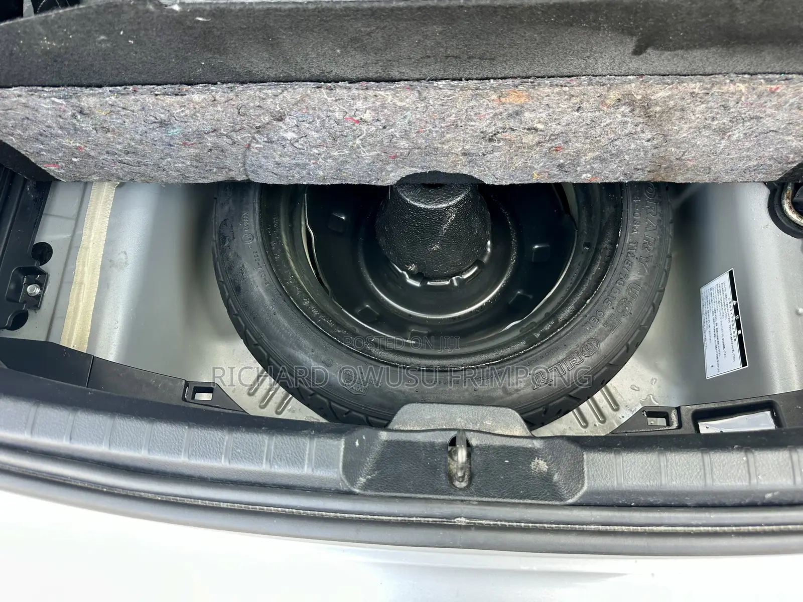 Toyota Vitz 2012 Silver
