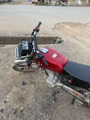 Royal Motorcycle 2025 Red