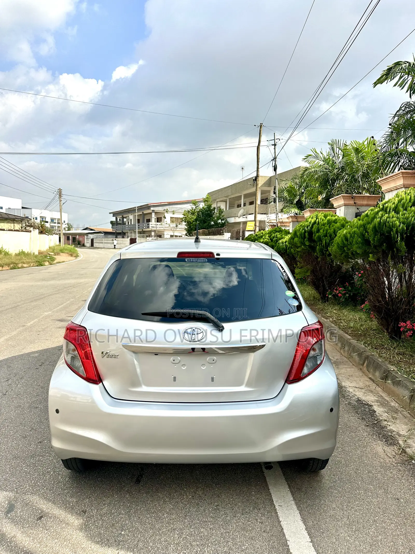 Toyota Vitz 2012 Silver