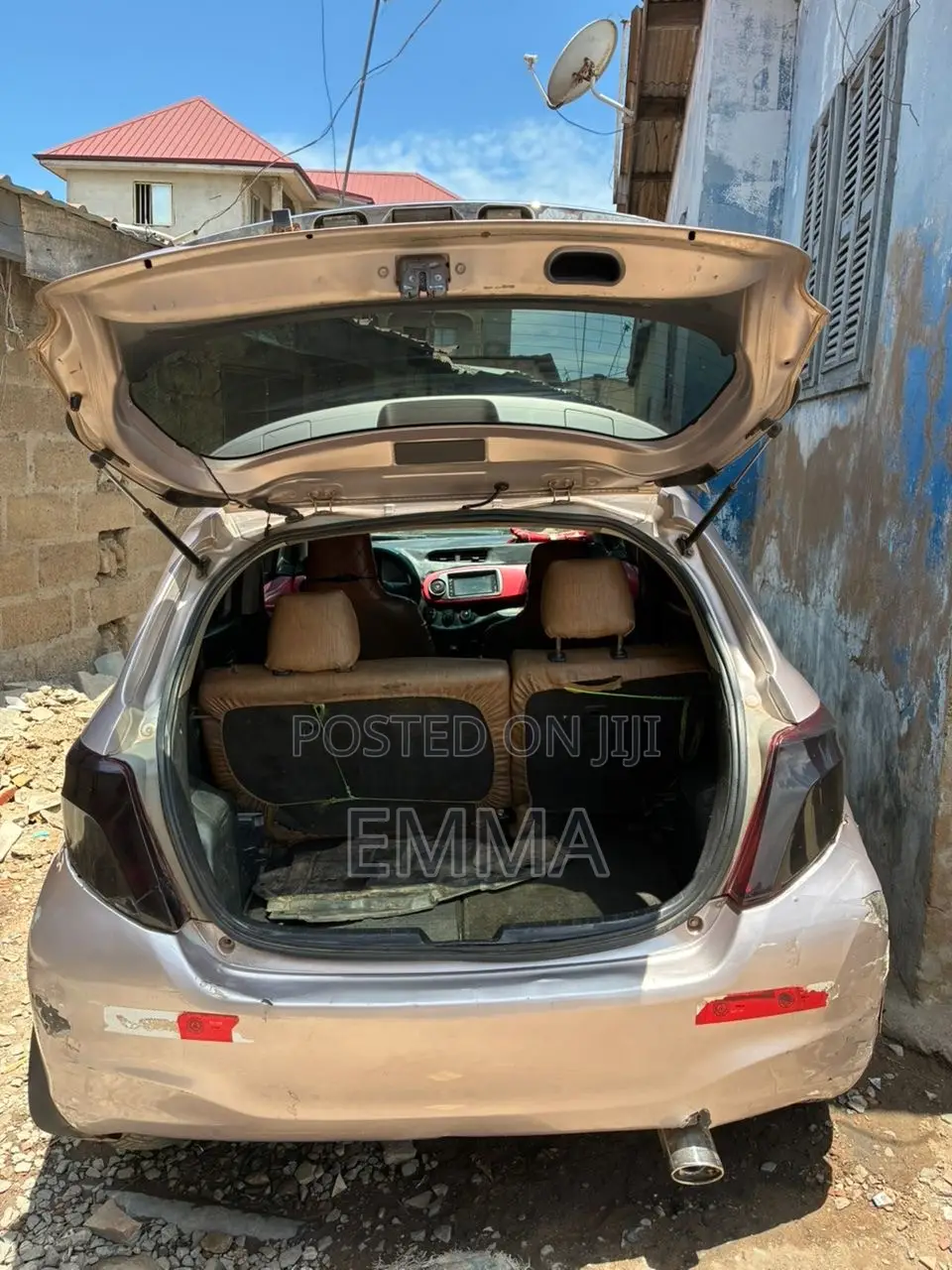Toyota Vitz 2012 Silver