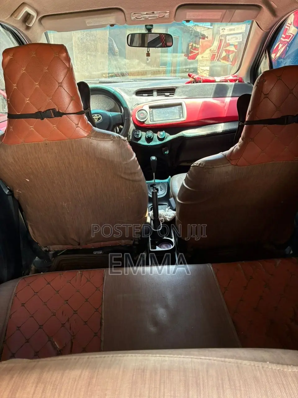 Toyota Vitz 2012 Silver