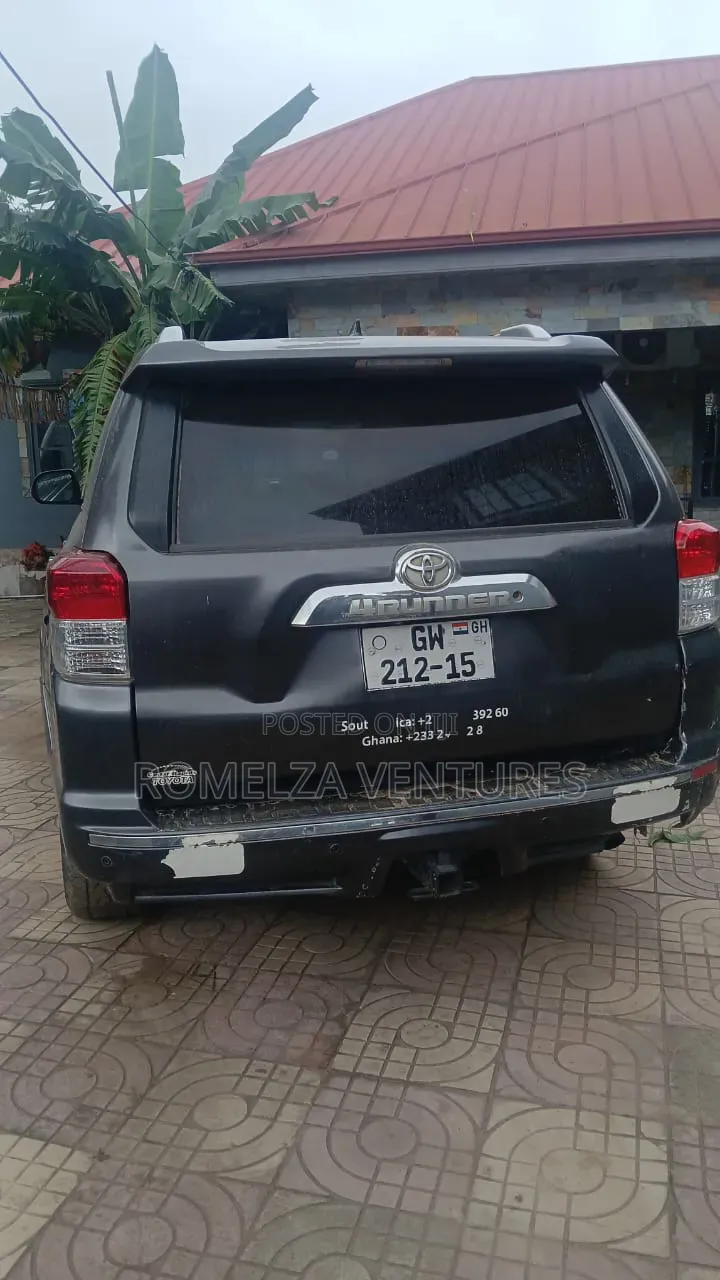 Toyota 4-Runner Limited 4X4 2013 Gray