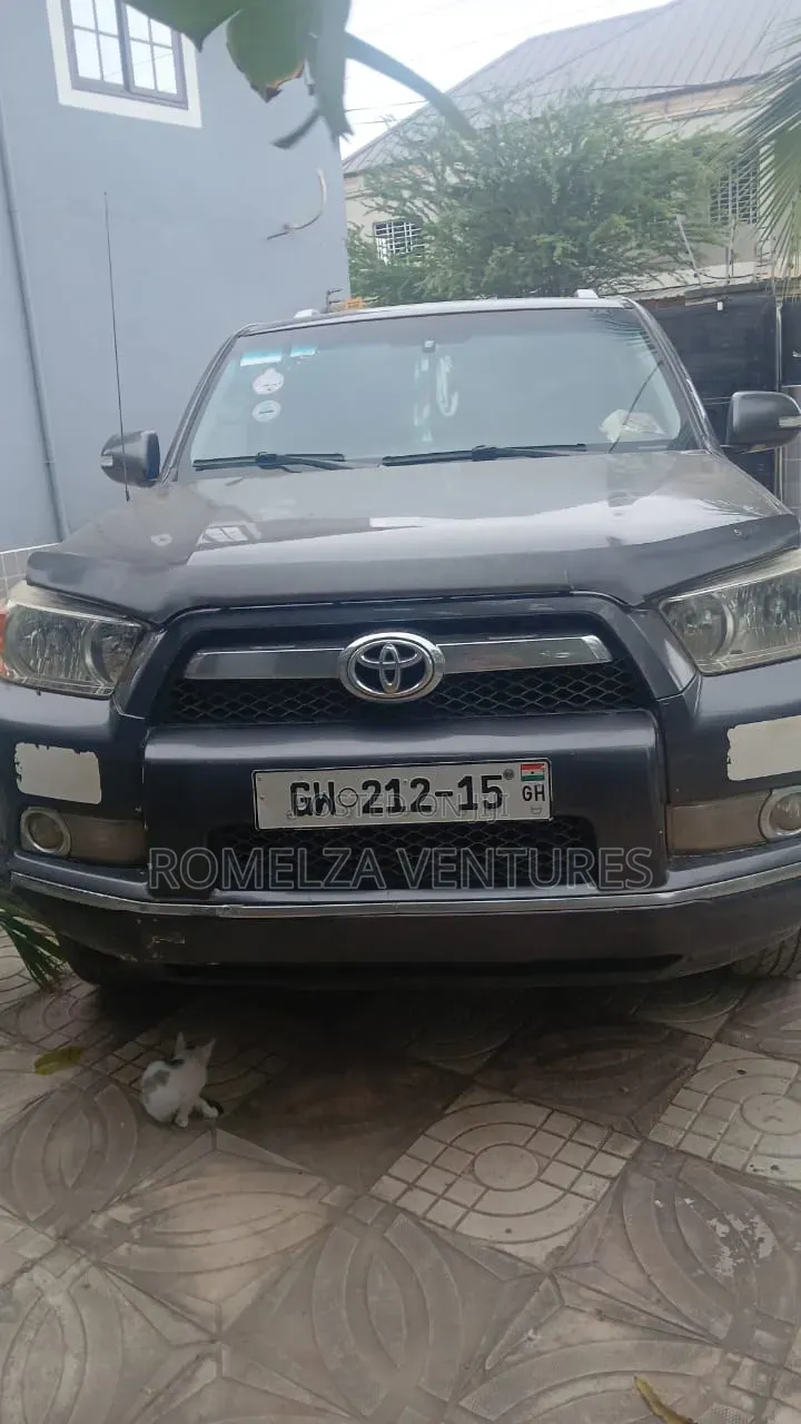 Toyota 4-Runner Limited 4X4 2013 Gray