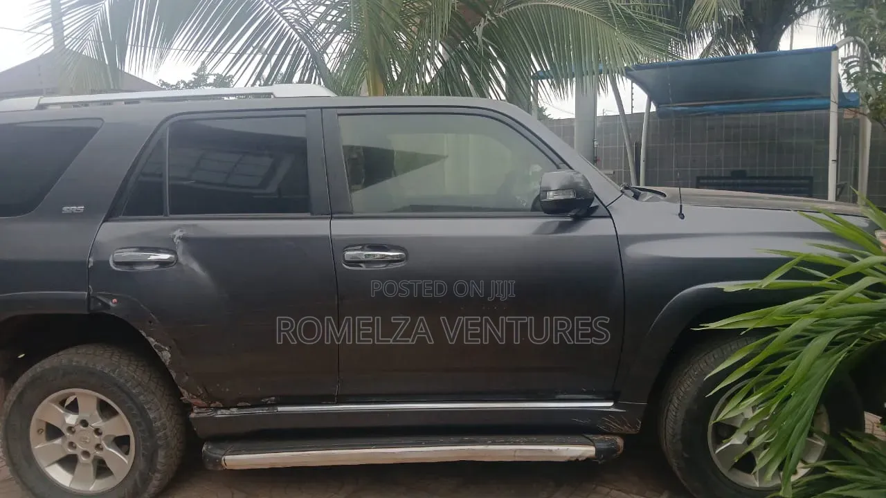 Toyota 4-Runner Limited 4X4 2013 Gray