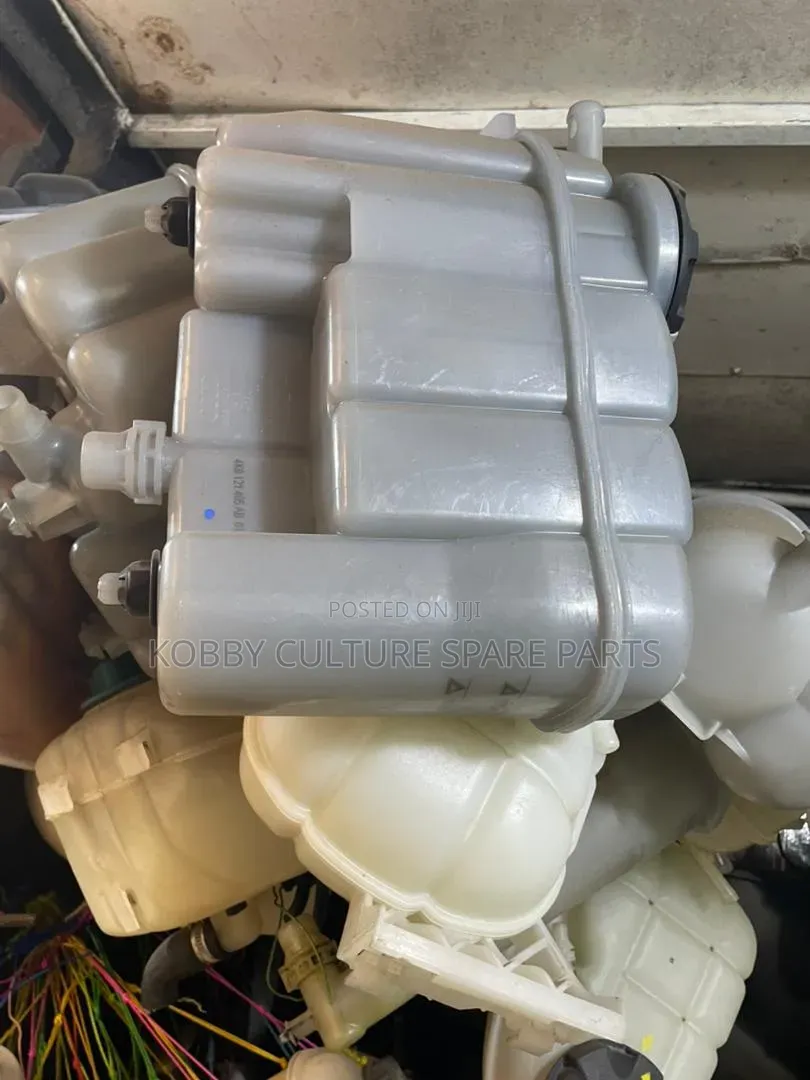 Original Car Reserved Water Tank Available for All Cars