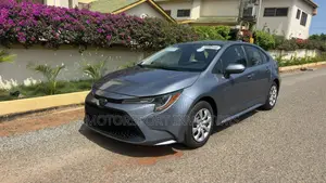 Toyota Corolla LE 2021 Silver