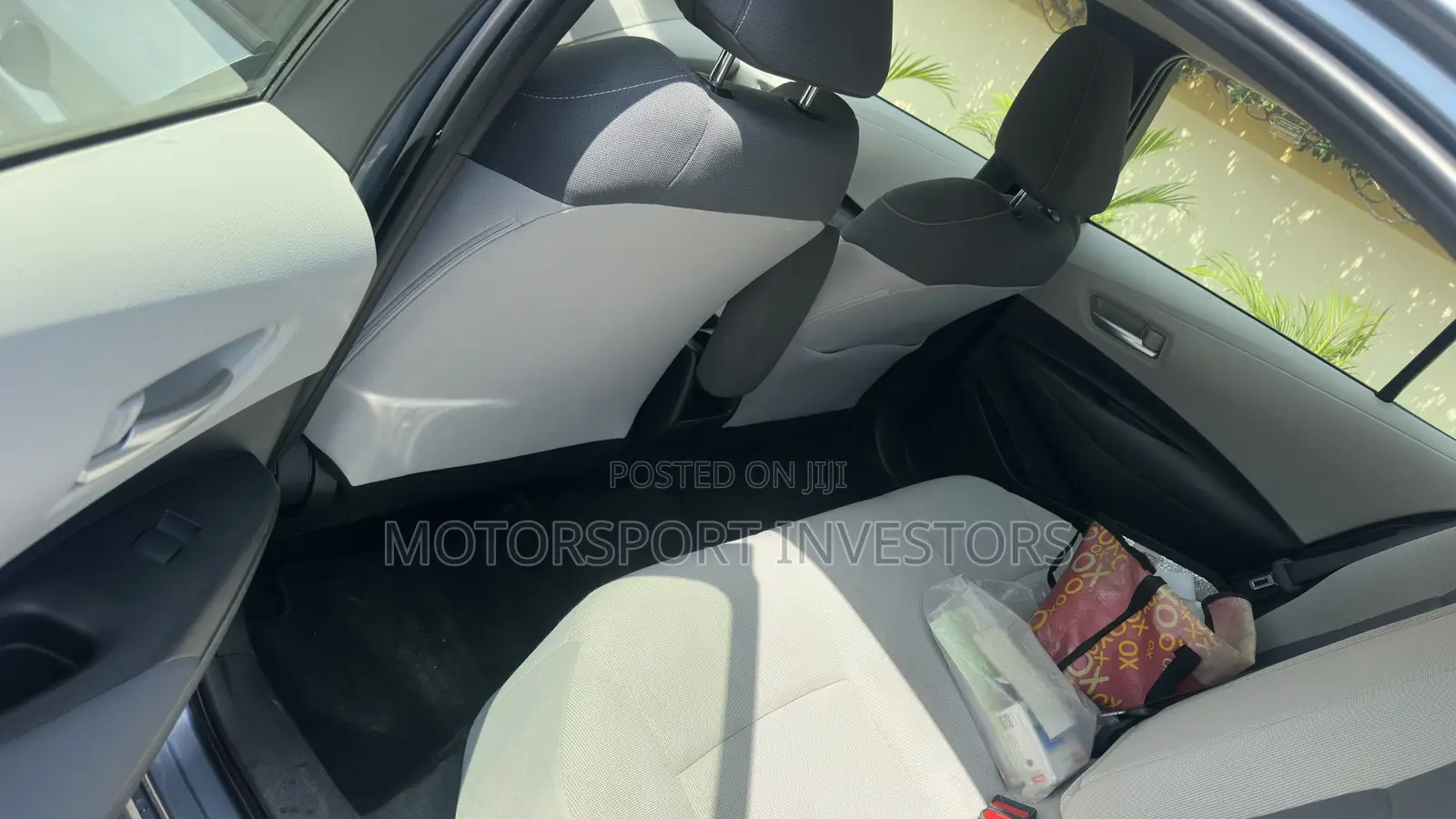 Toyota Corolla LE 2021 Silver