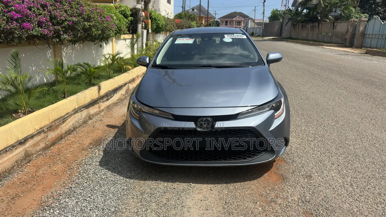 Toyota Corolla LE 2021 Silver