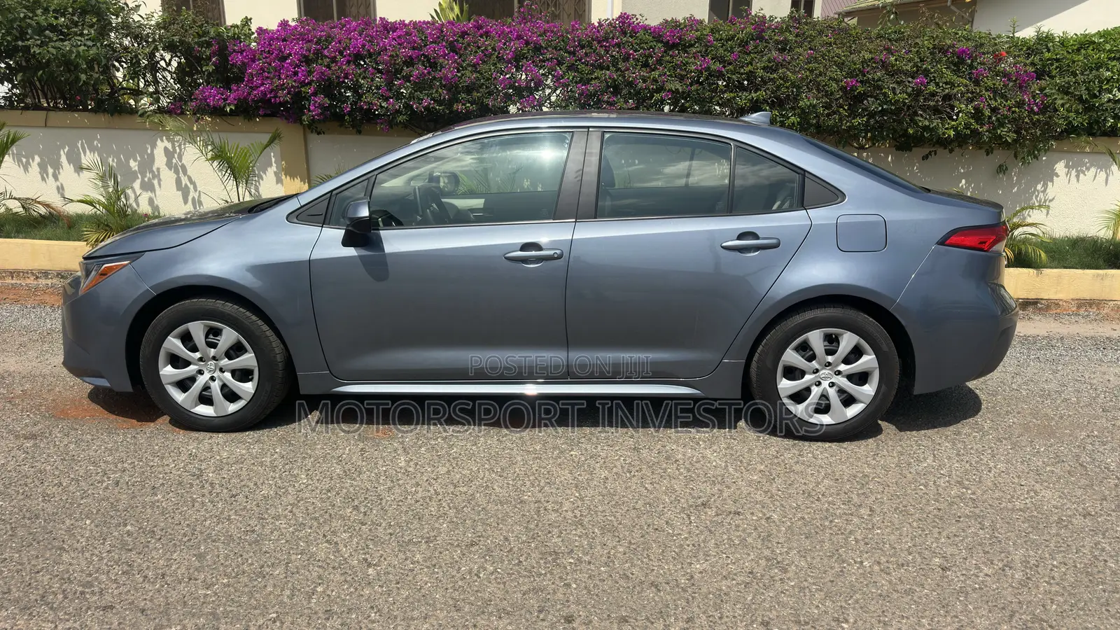 Toyota Corolla LE 2021 Silver