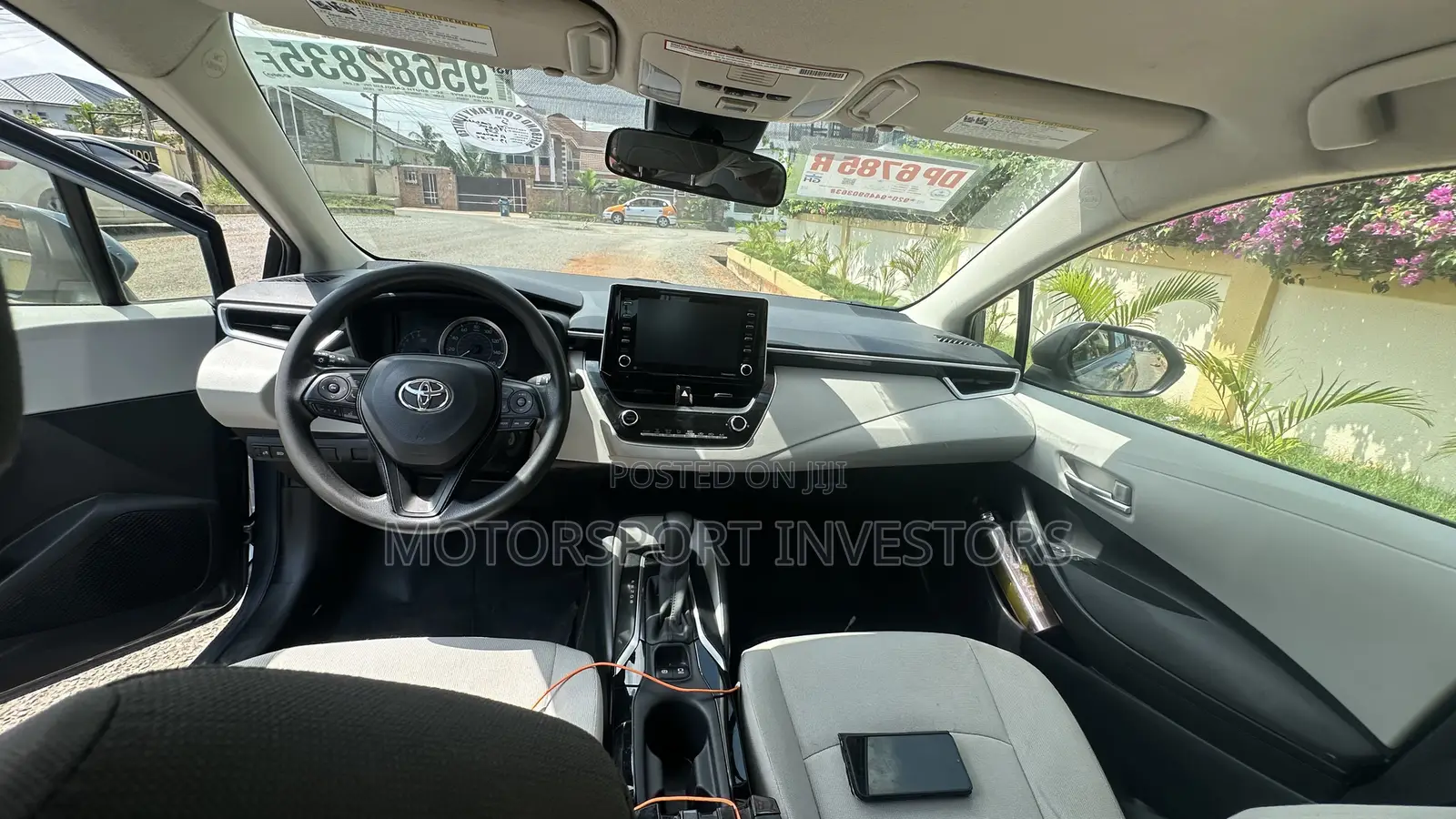 Toyota Corolla LE 2021 Silver