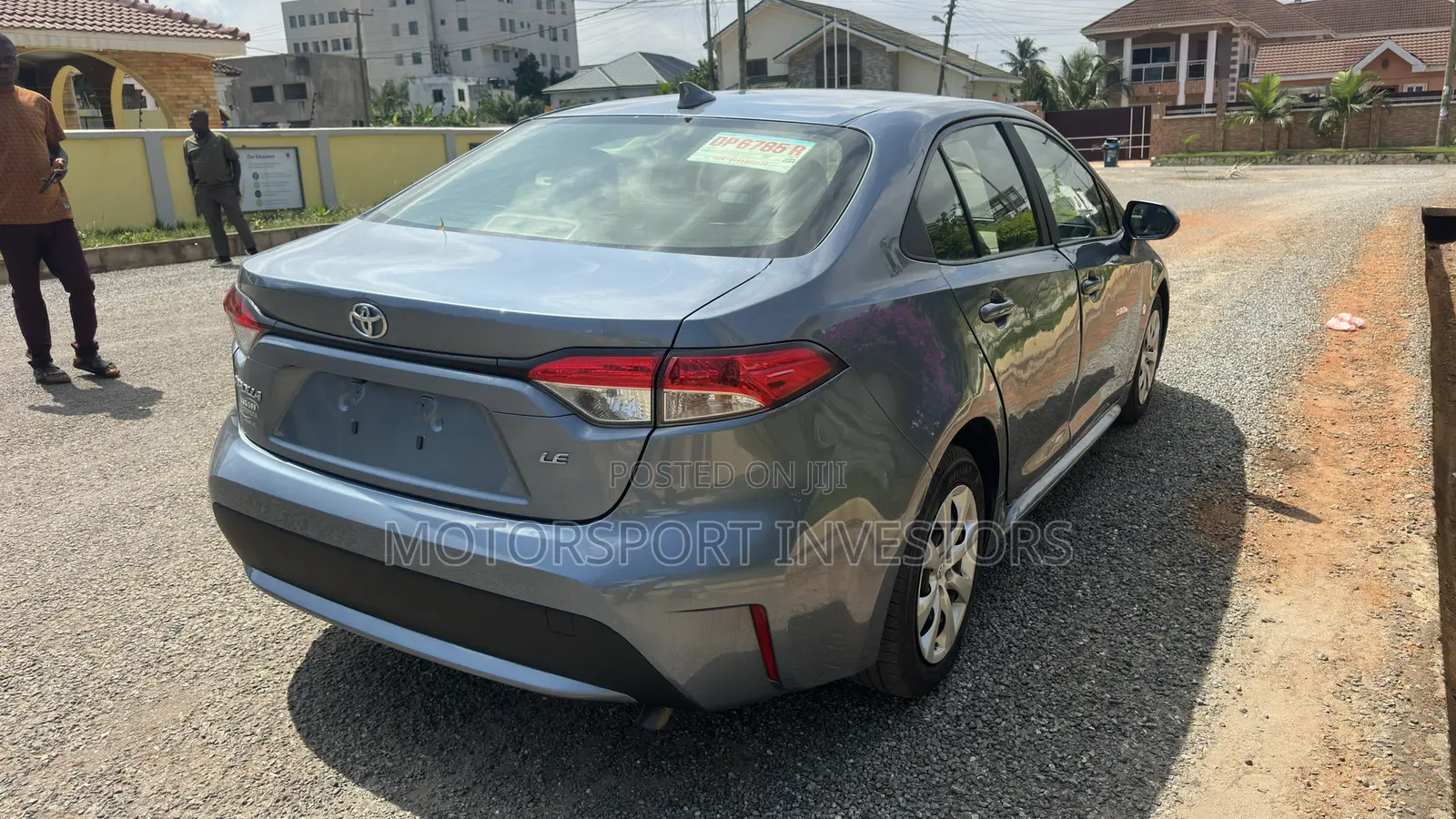 Toyota Corolla LE 2021 Silver