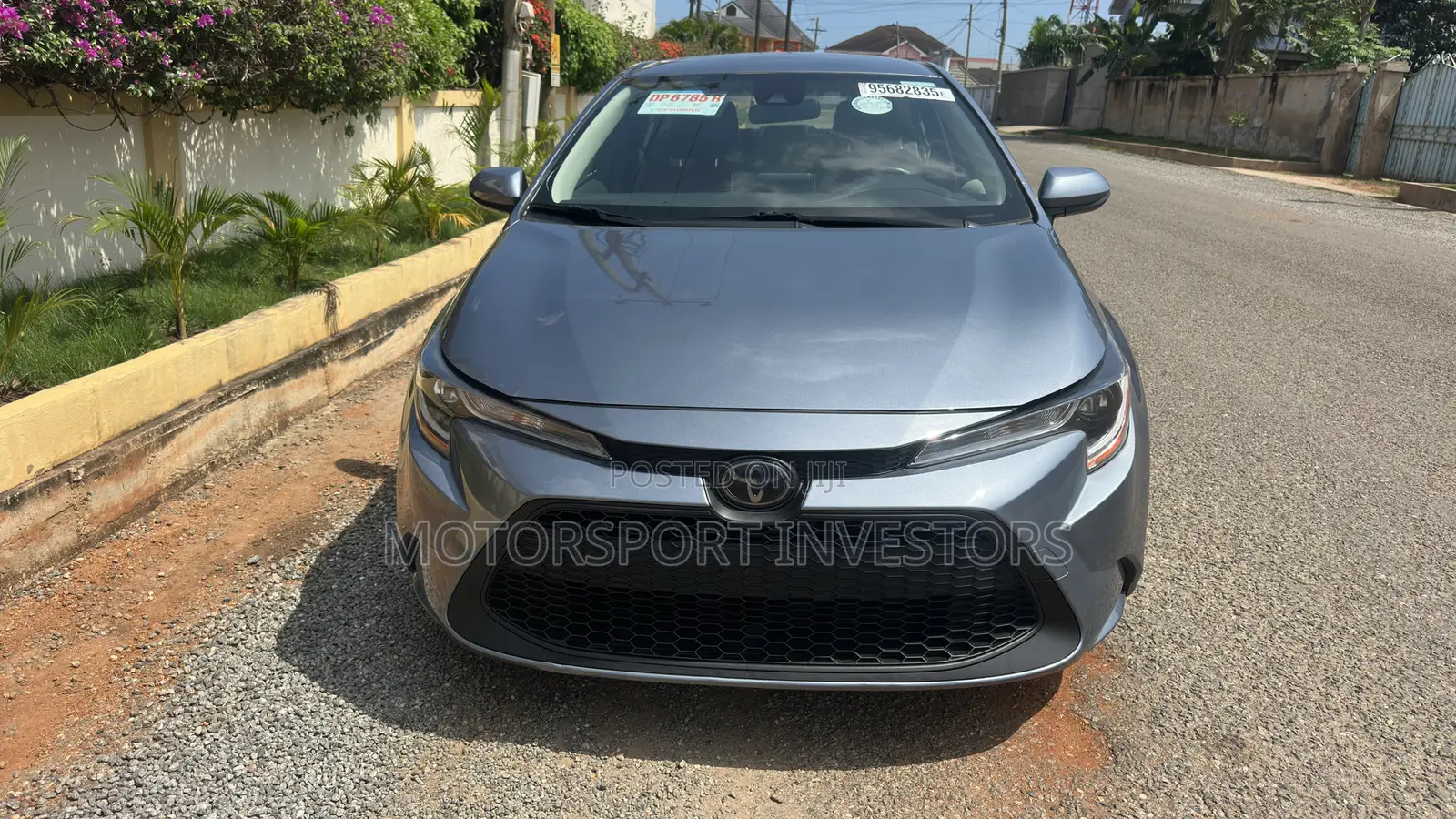 Toyota Corolla LE 2021 Silver