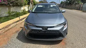 Toyota Corolla LE 2021 Silver