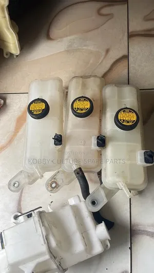 Original Car Reserved Water Tank Available for All Cars
