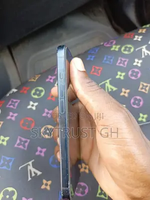 Apple iPhone 15 128 GB Gray