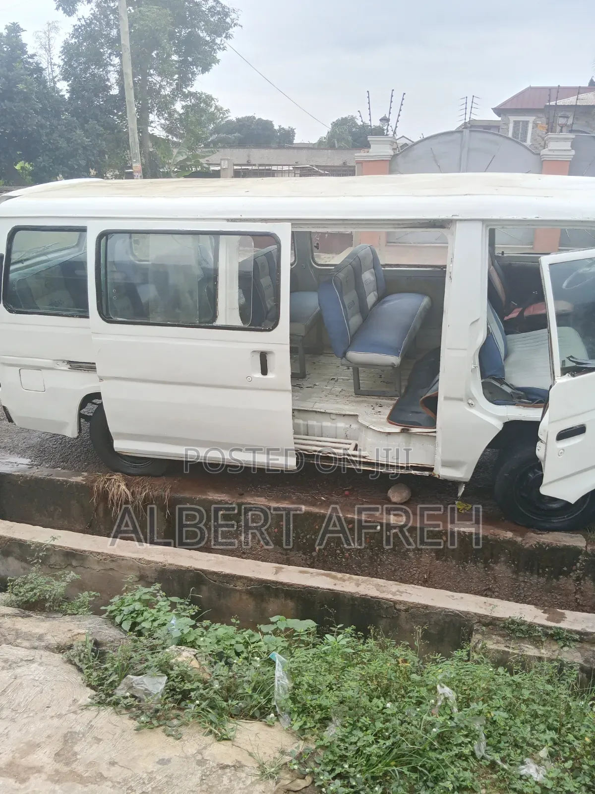 Nissan Caravan (Urvan) 2010 White
