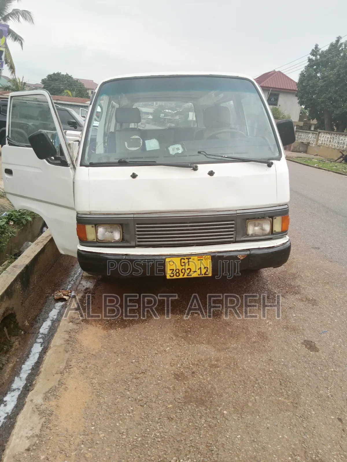 Nissan Caravan (Urvan) 2010 White