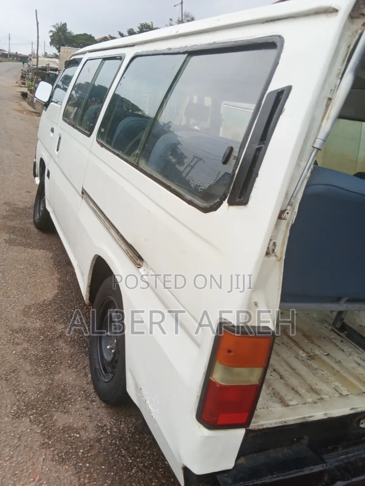 Nissan Caravan (Urvan) 2010 White