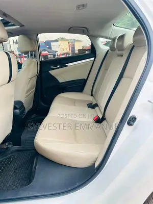 Honda Civic EX Hatchback 2019 White