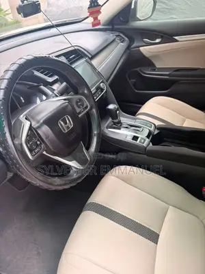 Honda Civic EX Hatchback 2019 White