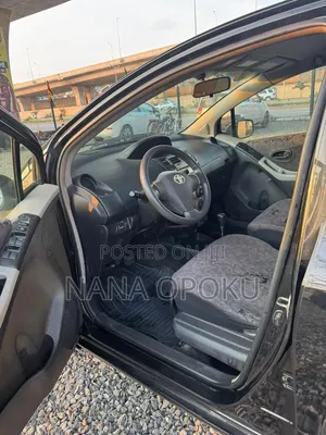 Toyota Vitz 2010 Black
