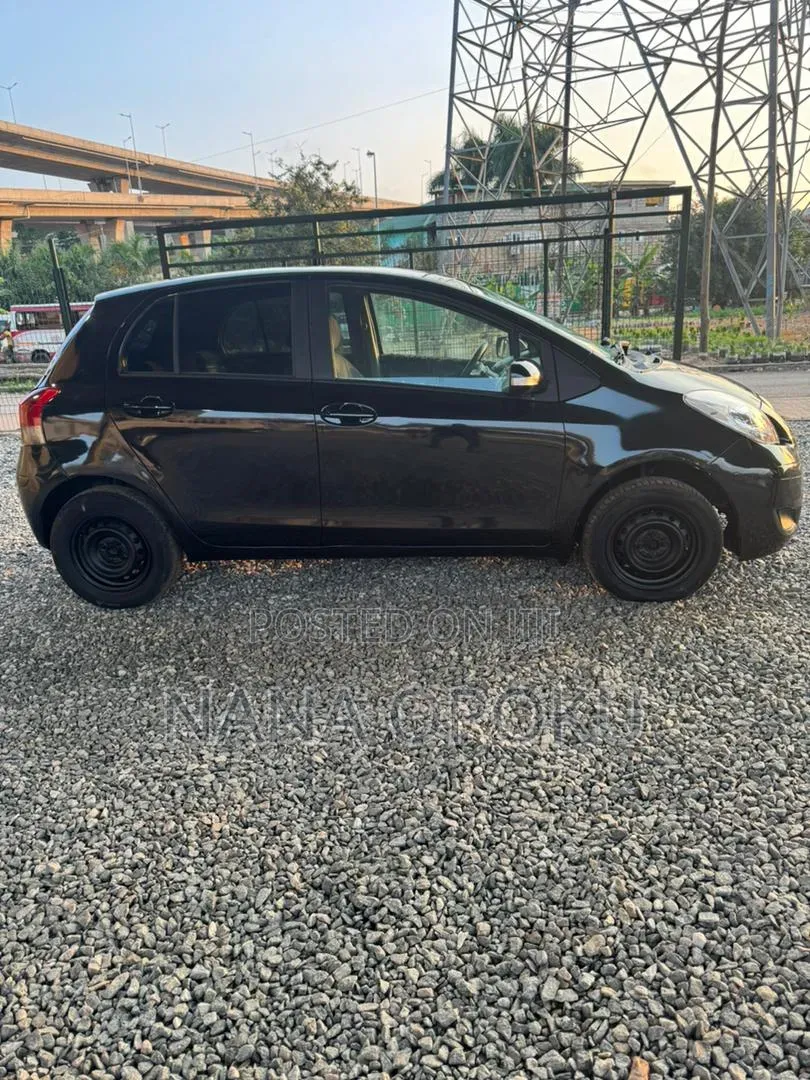 Toyota Vitz 2010 Black