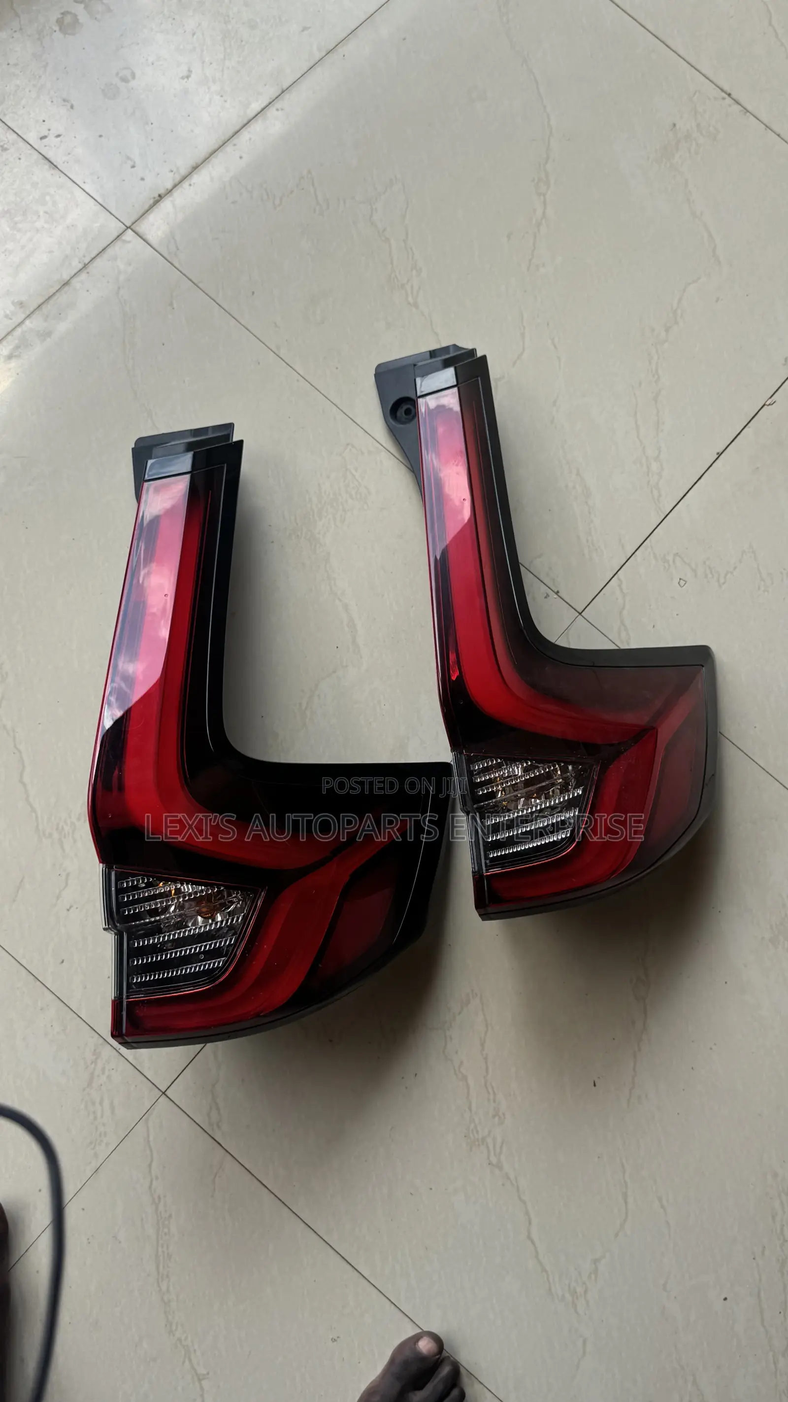 Honda CRV 2023,2024,2025 Tailgate Available