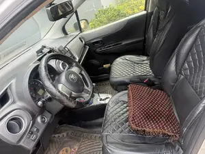 Toyota Vitz 2014 Silver