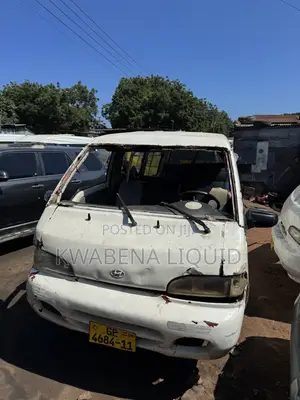 Hyundai H-100 2004 White