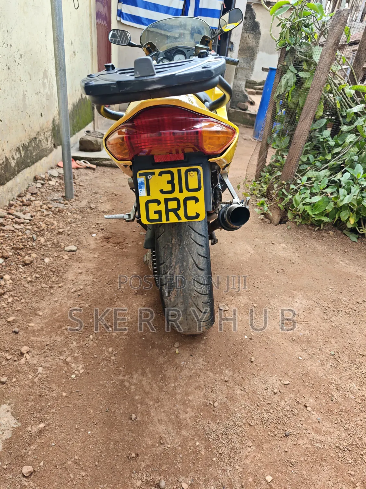 Honda VF 2010 Yellow