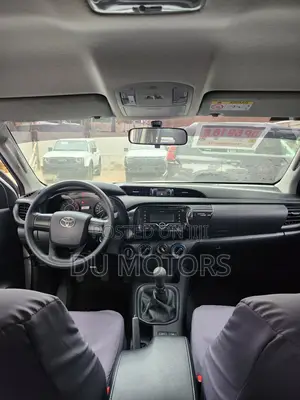 New Toyota Hilux 2025 White