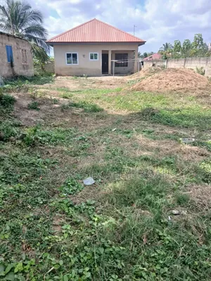 3bdrm House in Shining Star Real, Awutu Senya West for sale