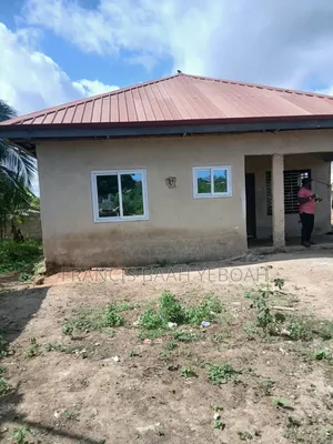 3bdrm House in Shining Star Real, Awutu Senya West for sale