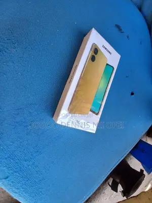 New Samsung Galaxy A06 64 GB Gold