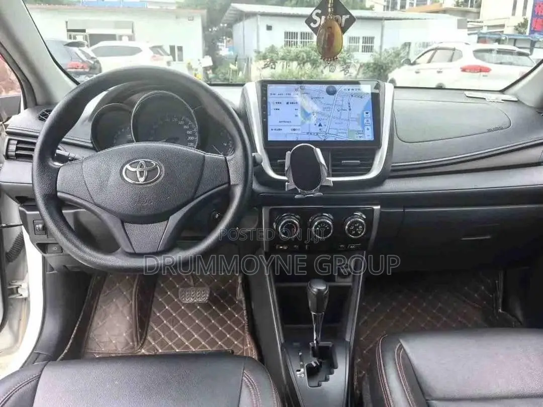 Toyota Yaris 2017 White