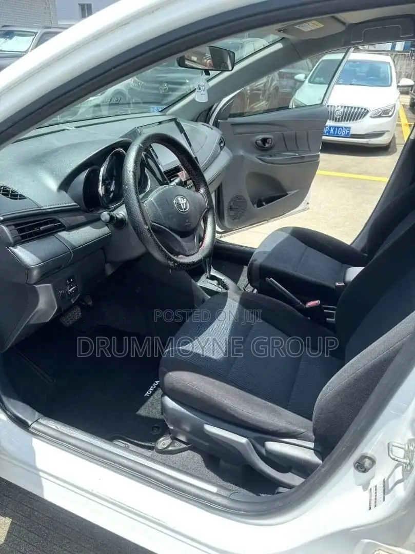 Toyota Yaris 2018 White
