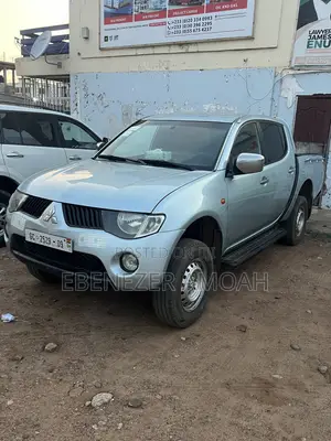 Mitsubishi L200 Double Cab 2.5 180hp 4WD 2009 Gray