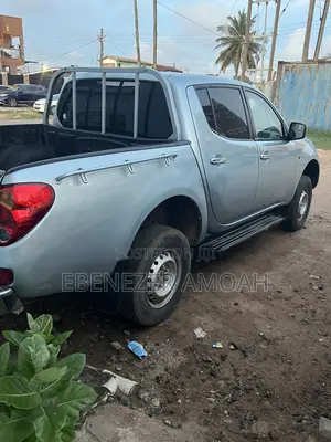 Mitsubishi L200 Double Cab 2.5 180hp 4WD 2009 Gray
