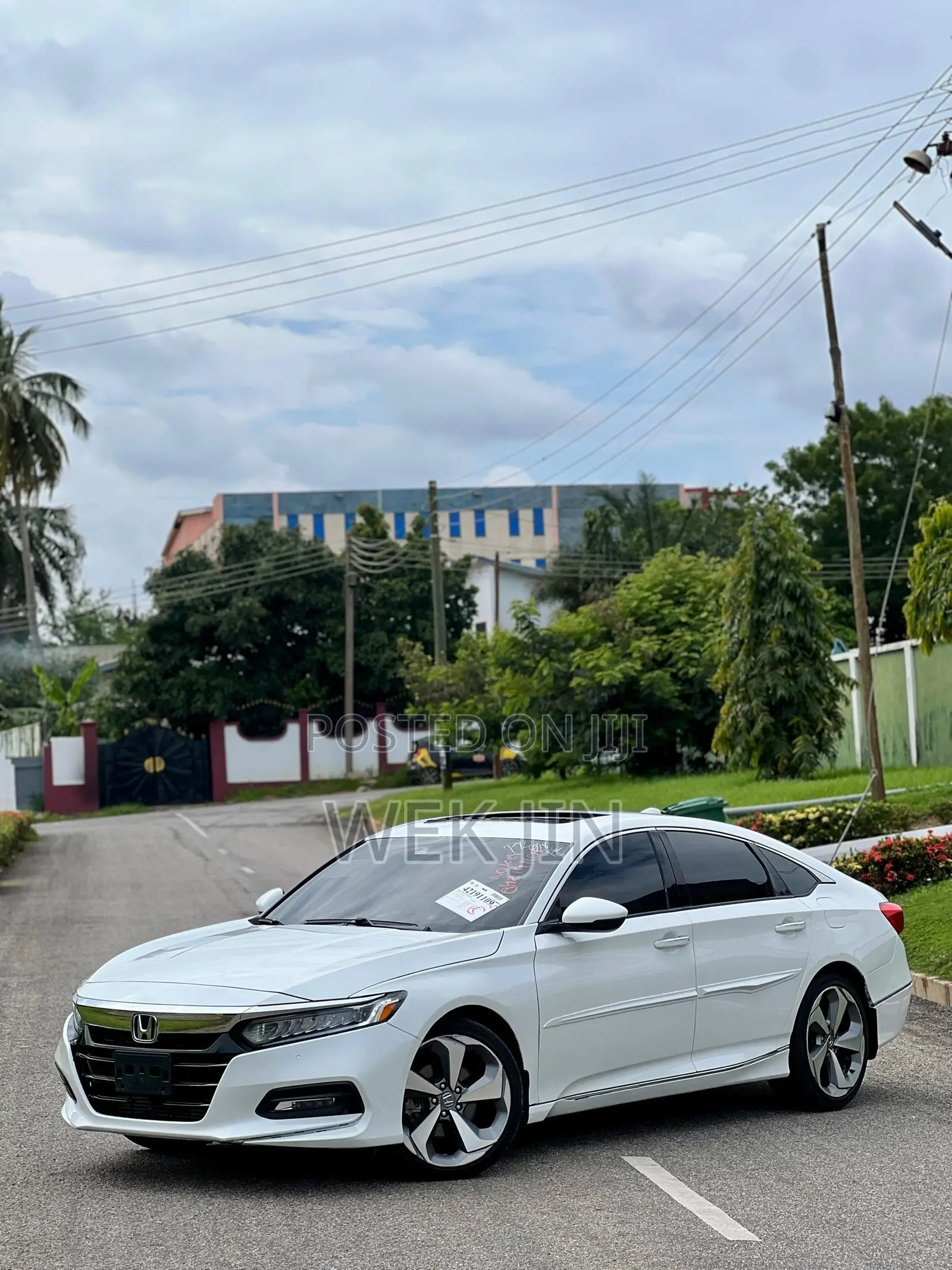 Honda Accord Touring 2018 Pearl