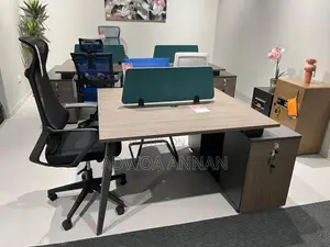 4 Seater Workstation Table