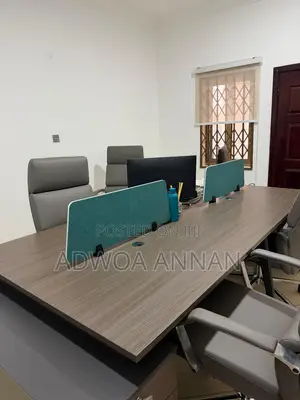 4 Seater Workstation Table