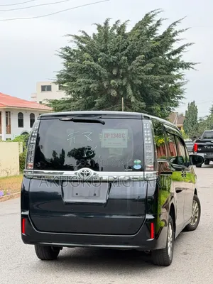 Toyota Voxy V 4WD 7-Seater 2015 Black
