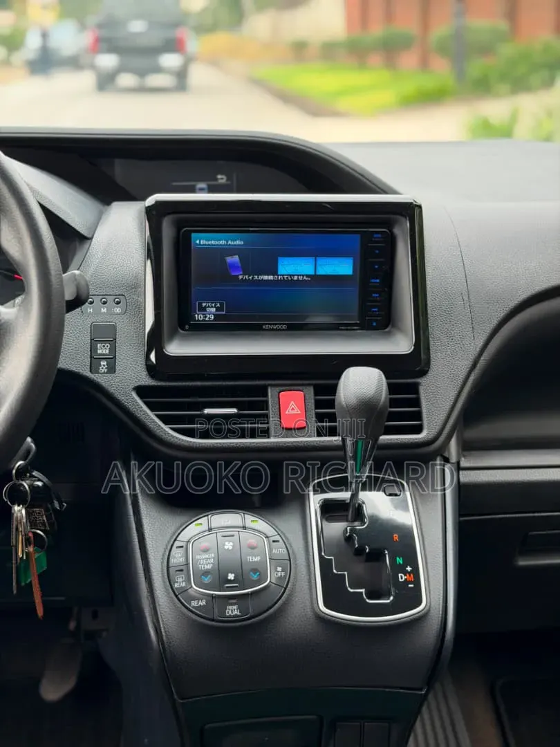 Toyota Voxy V 4WD 7-Seater 2015 Black