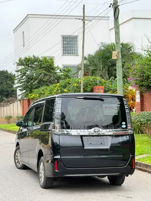 Toyota Voxy V 4WD 7-Seater 2015 Black