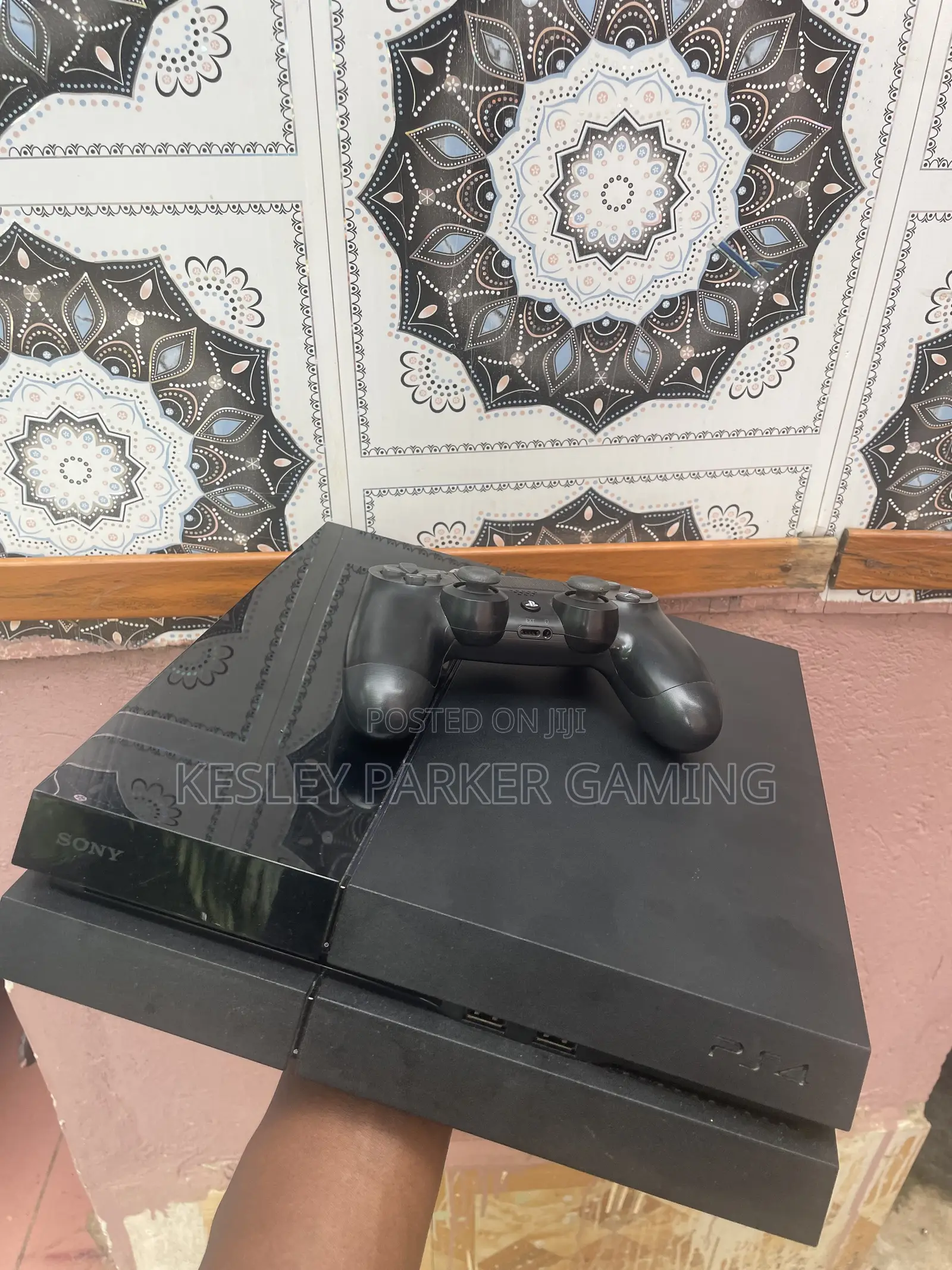 Ps4 Standard With 1 Controller and 9 Jailbreak Games