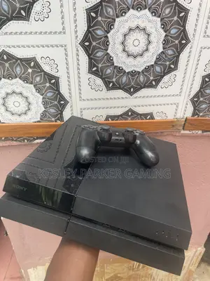 Ps4 Standard With 1 Controller and 9 Jailbreak Games