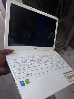 Laptop Acer Aspire V3-572G 4GB Intel Core i5 HDD 500GB