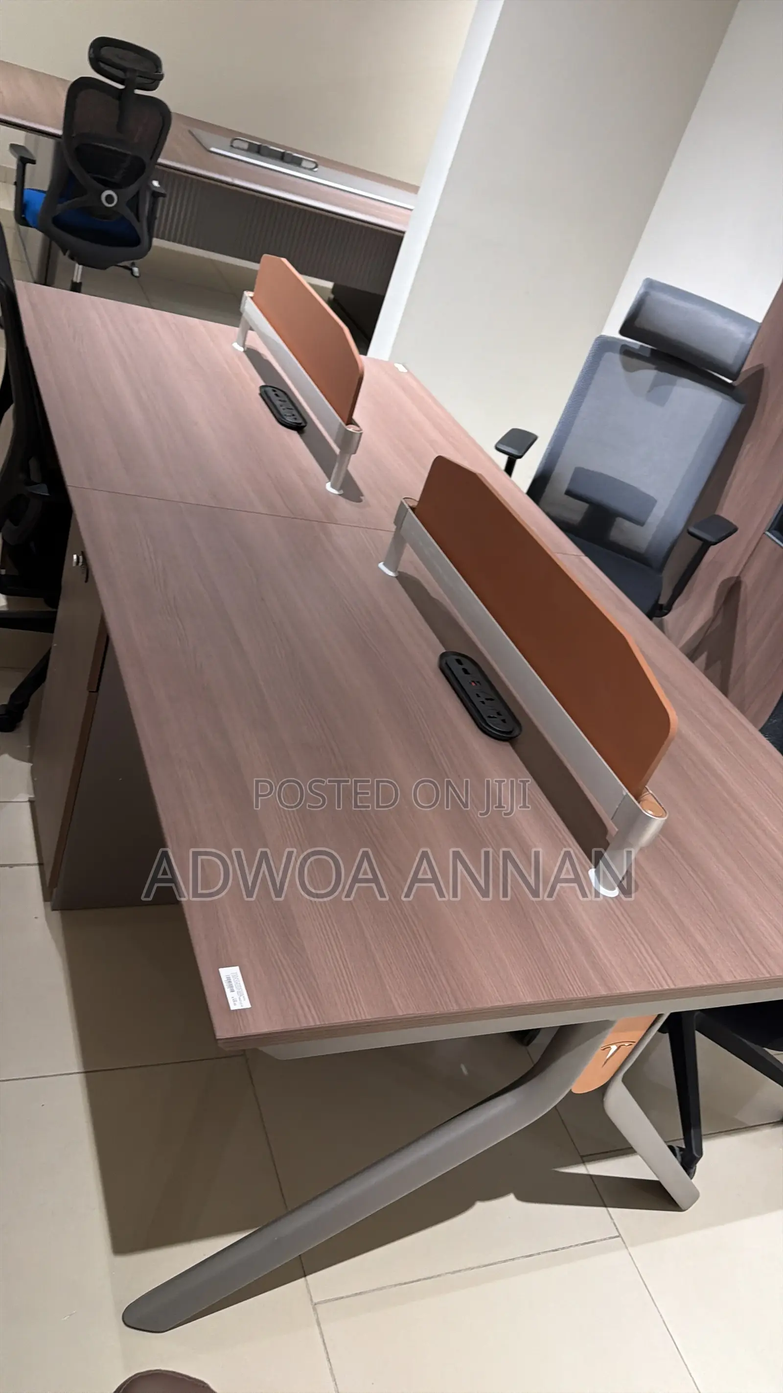 4 Seater Workstation Table